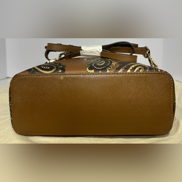 Michael Kors Emry medium top zip tote bag with a brown and gold paisley print - Picture 5 of 10